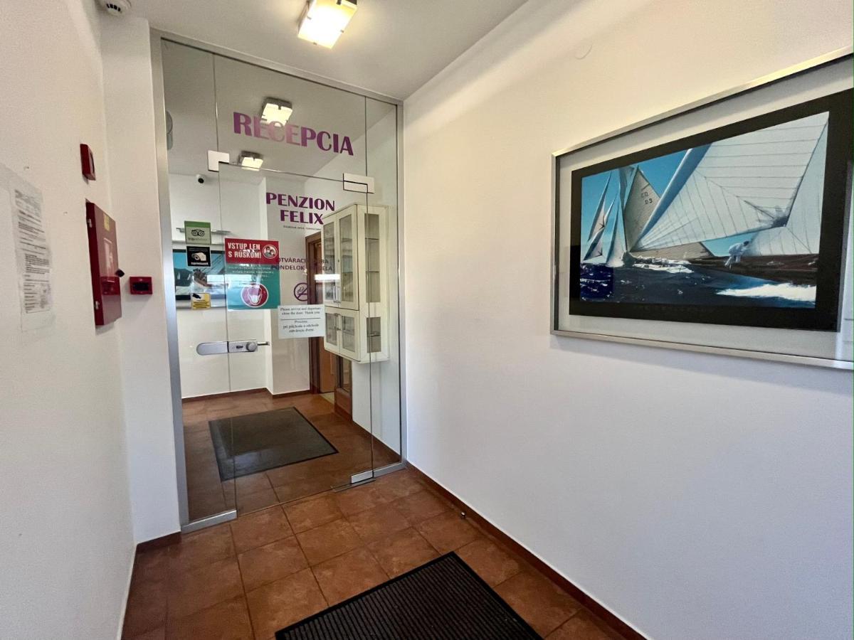 Penzion Felix Topoľčany Zewnętrze zdjęcie